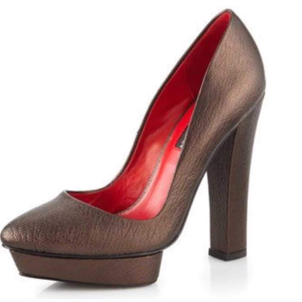 Metallic Pebble Leather platform chunky heel pump